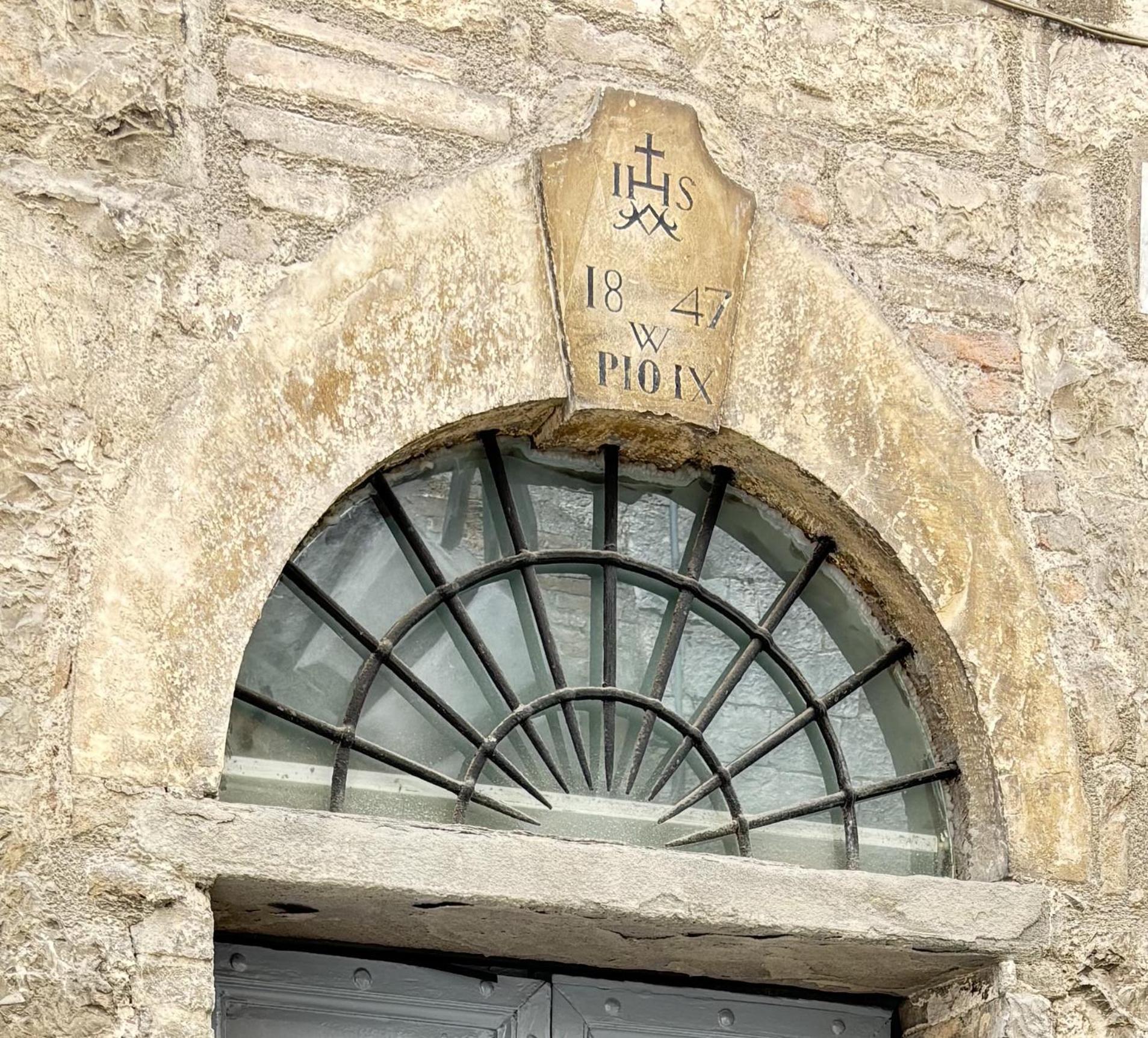 Red House Apartment Gubbio Exterior photo
