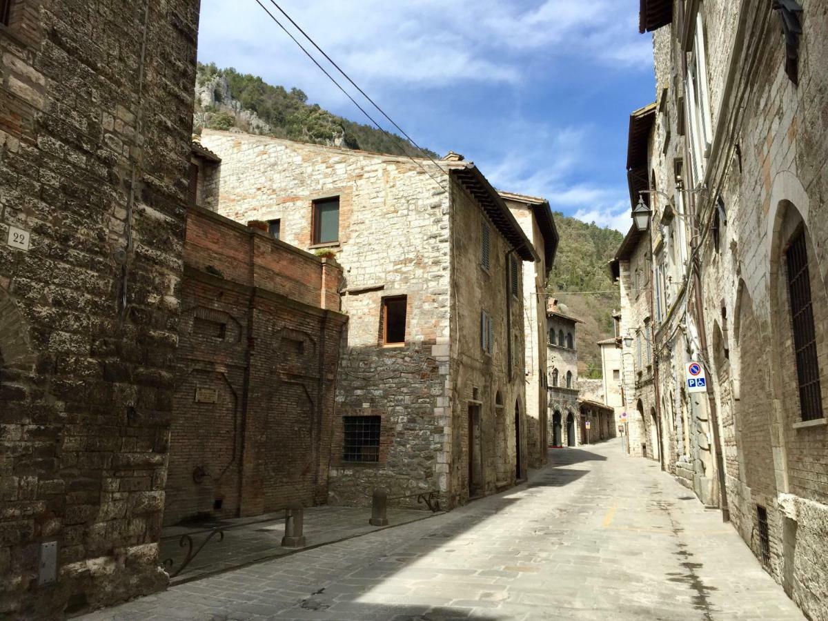 Red House Apartment Gubbio Exterior photo